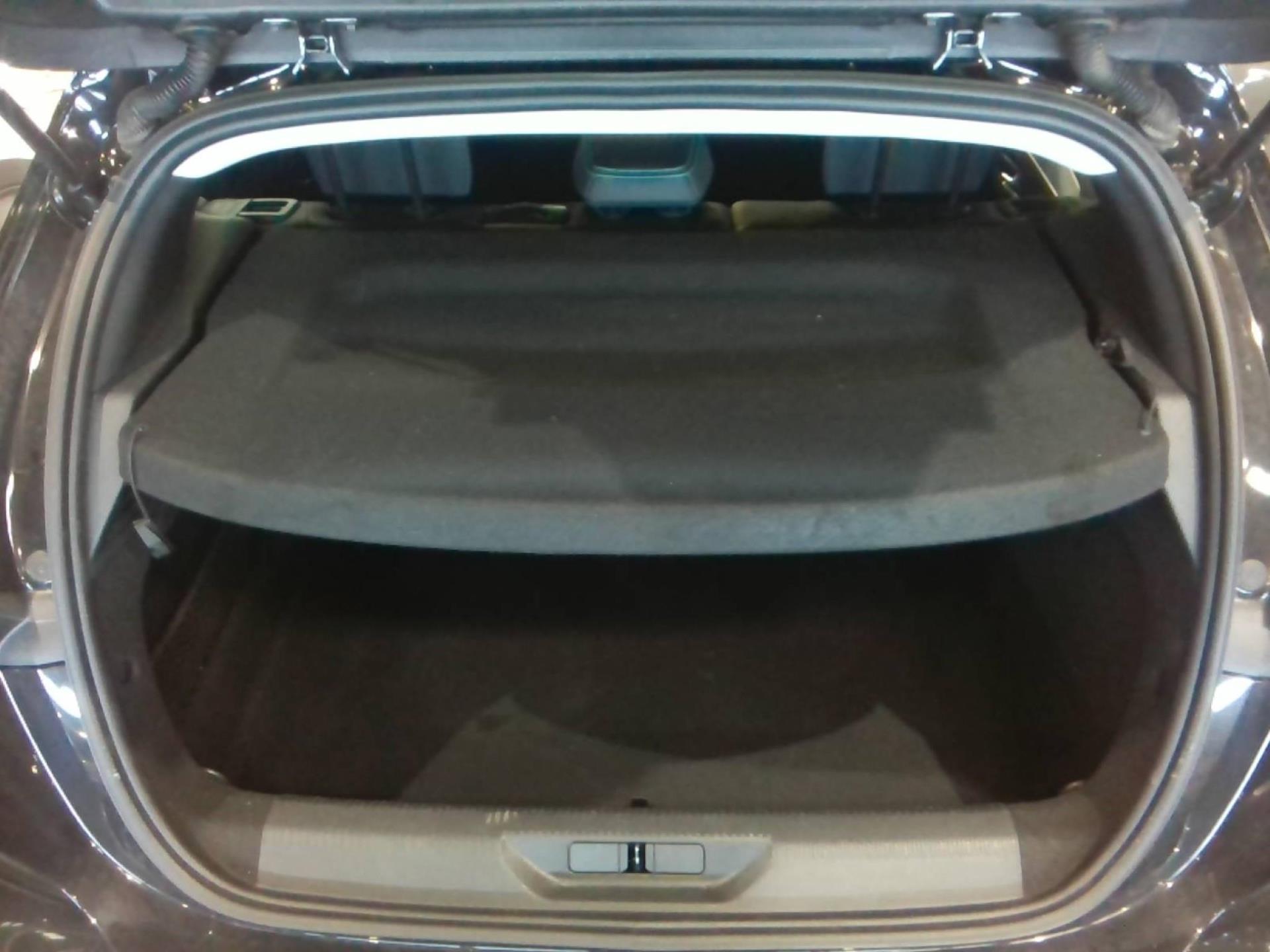 Peugeot 308 Hybrid 136 e-DCS6 Allure 2025