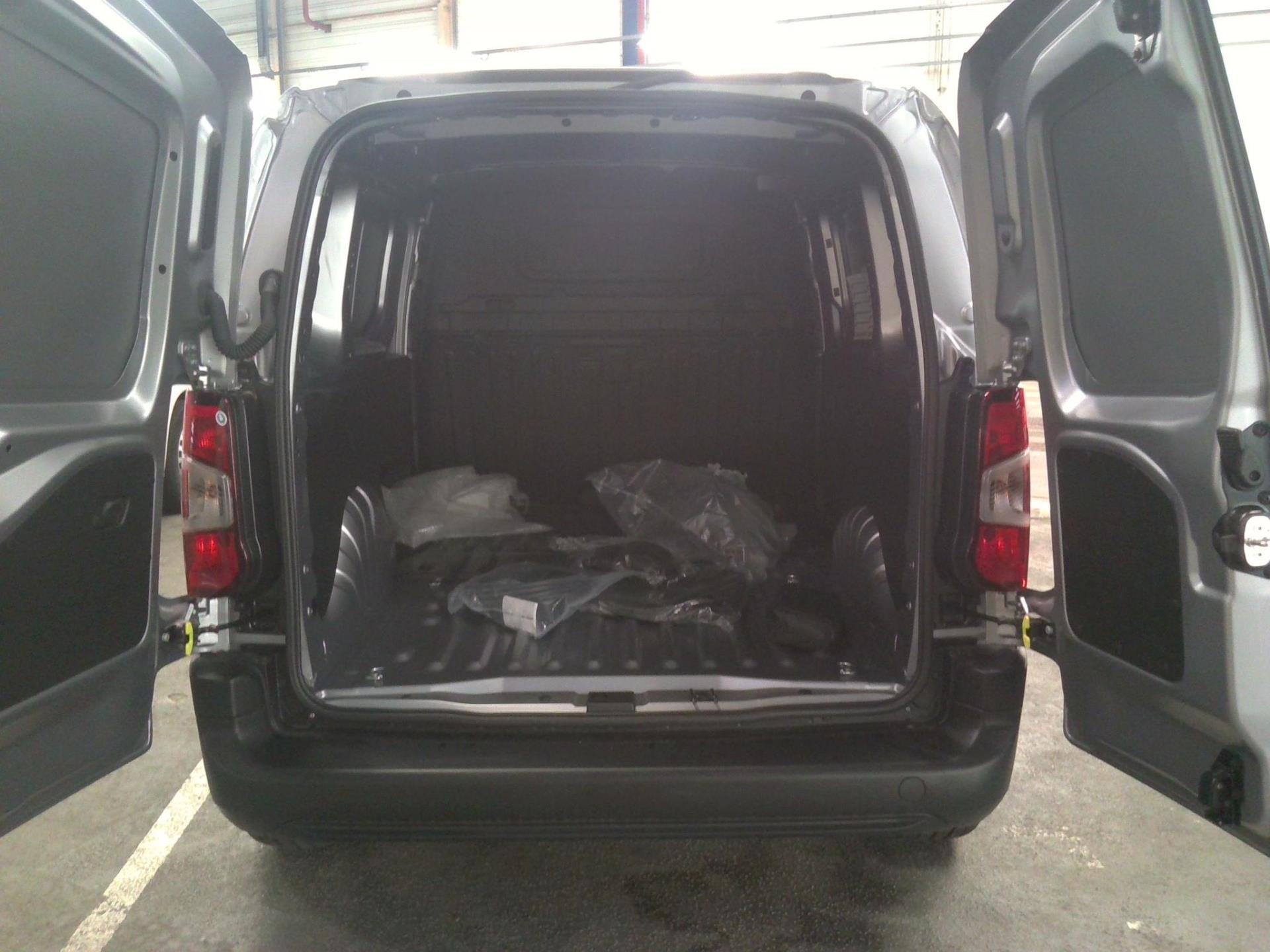 Peugeot E-PARTNER FOURGON M 800 KG 136 CH BATTERIE 50 KWH  2023