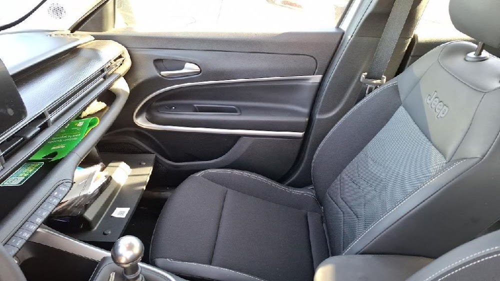 Foto Jeep AVENGER 13