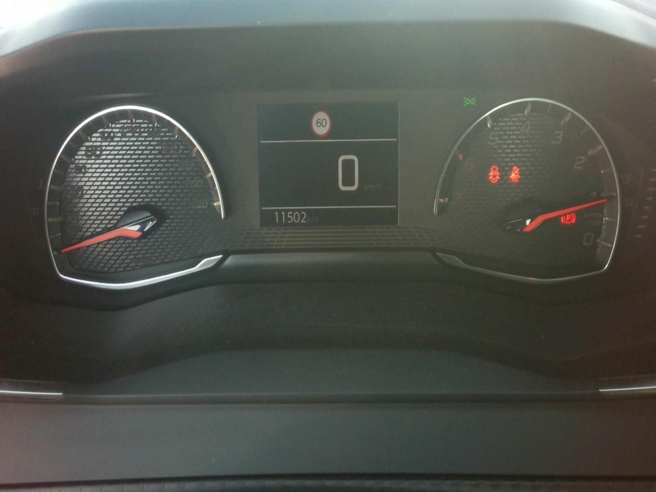 Foto Peugeot 208 5