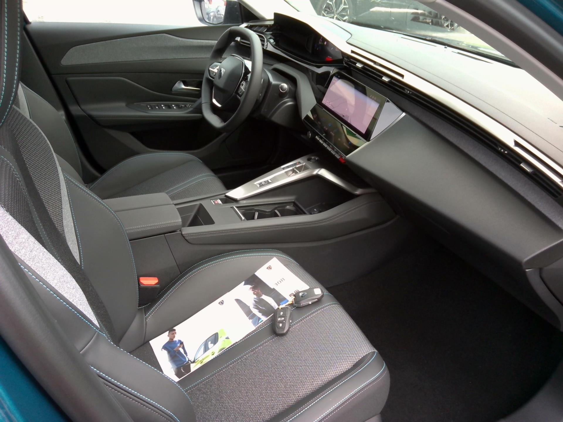 Peugeot 308 PHEV 180 e-EAT8 Allure 2024