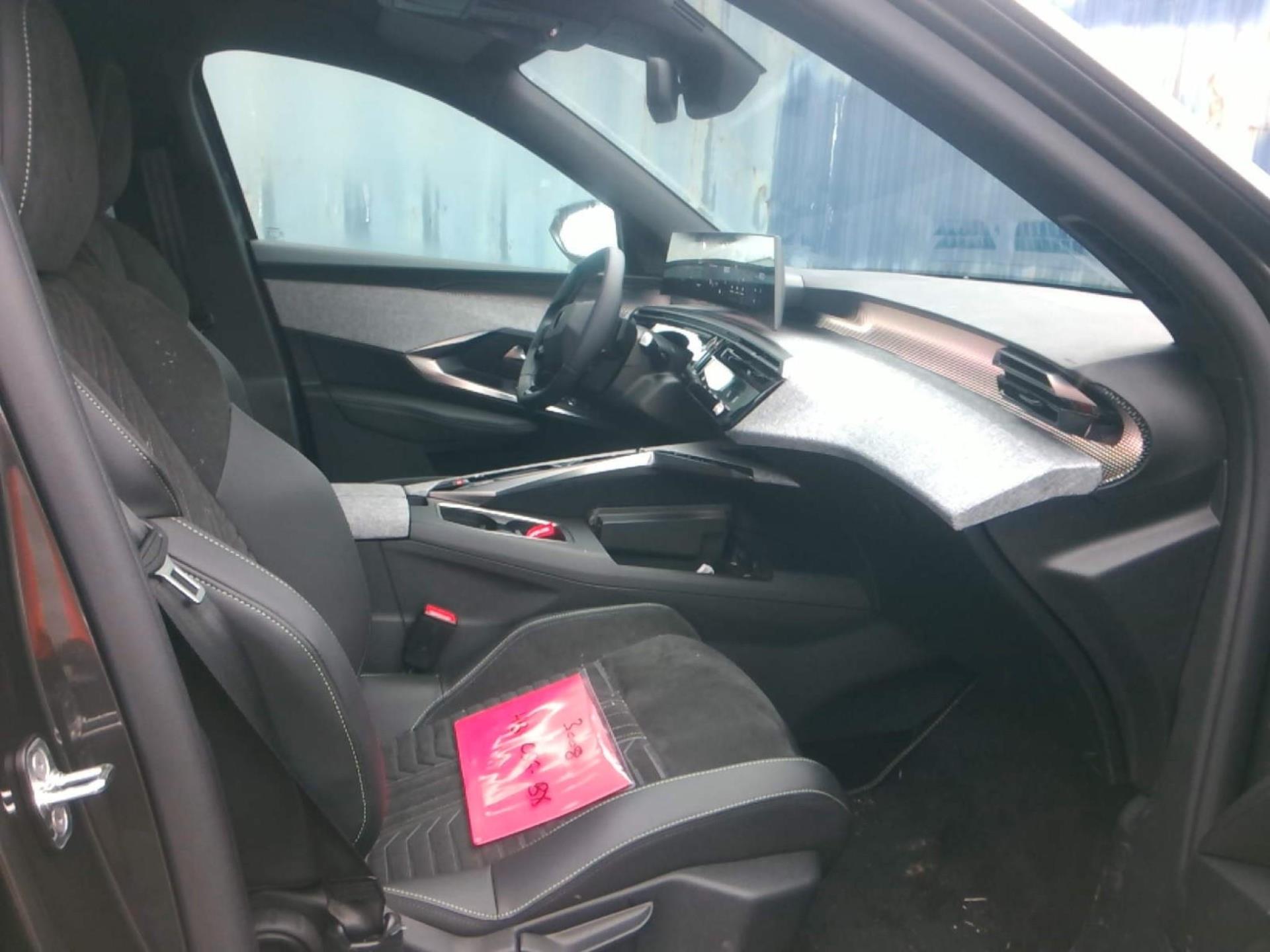 Peugeot 3008 Hybrid 136 e-DCS6 GT 2024
