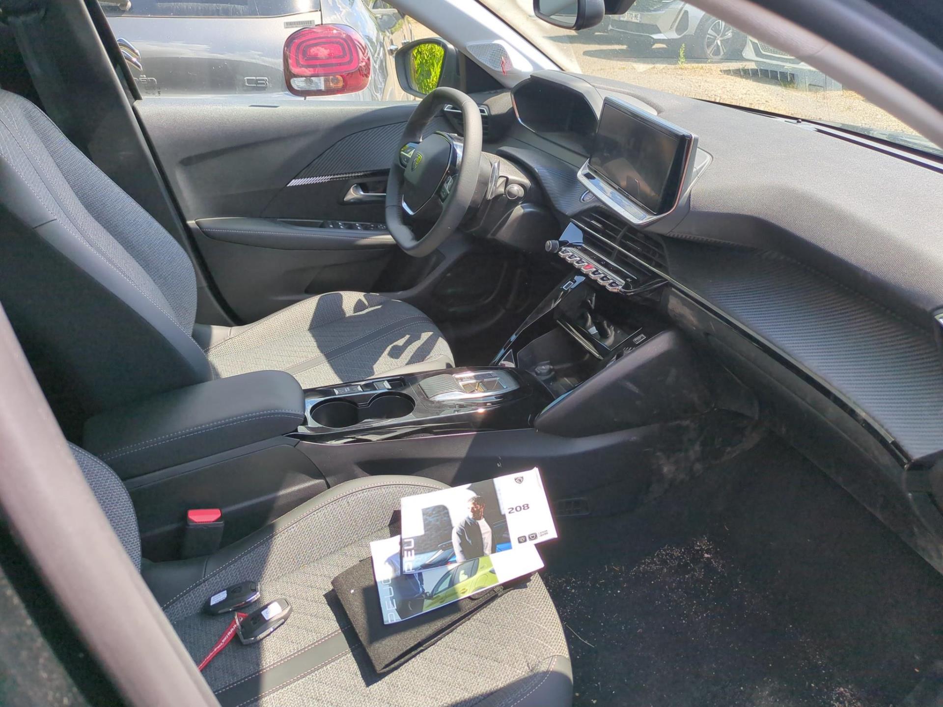 Peugeot 208 Hybrid 100 e-DCS6 Allure 2024