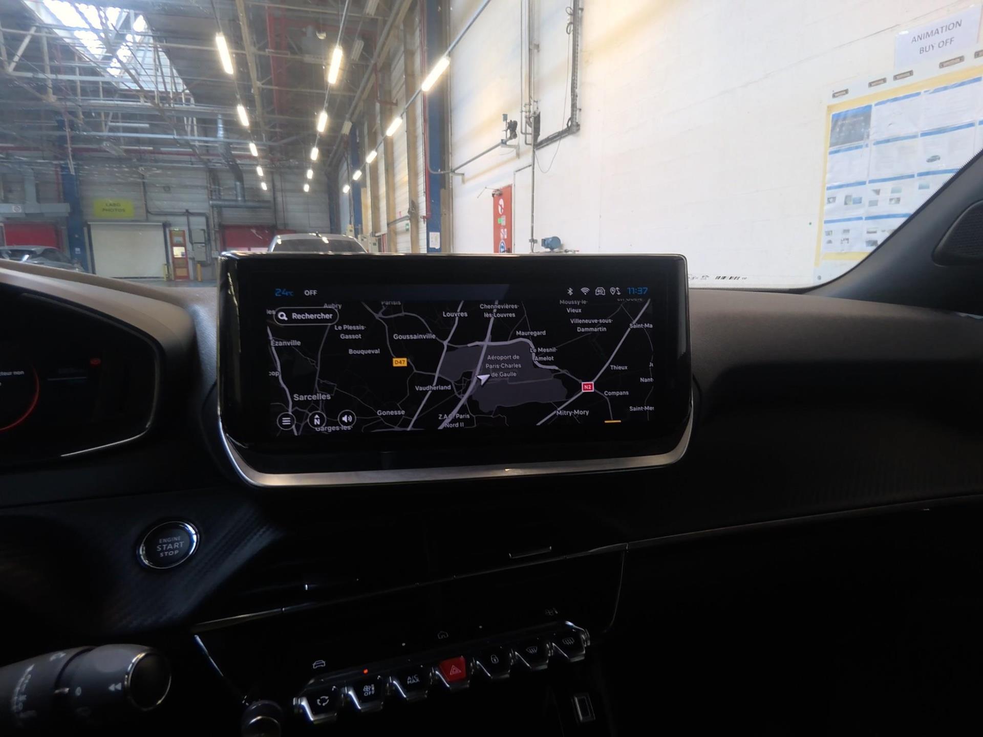 Peugeot 2008 Hybrid 136 e-DCS6 Allure 2024