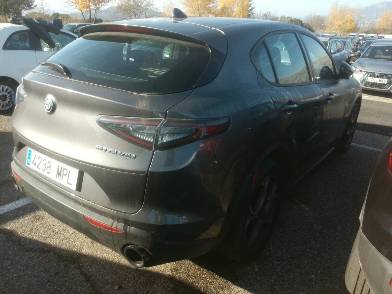 Foto Alfa Romeo Stelvio 10