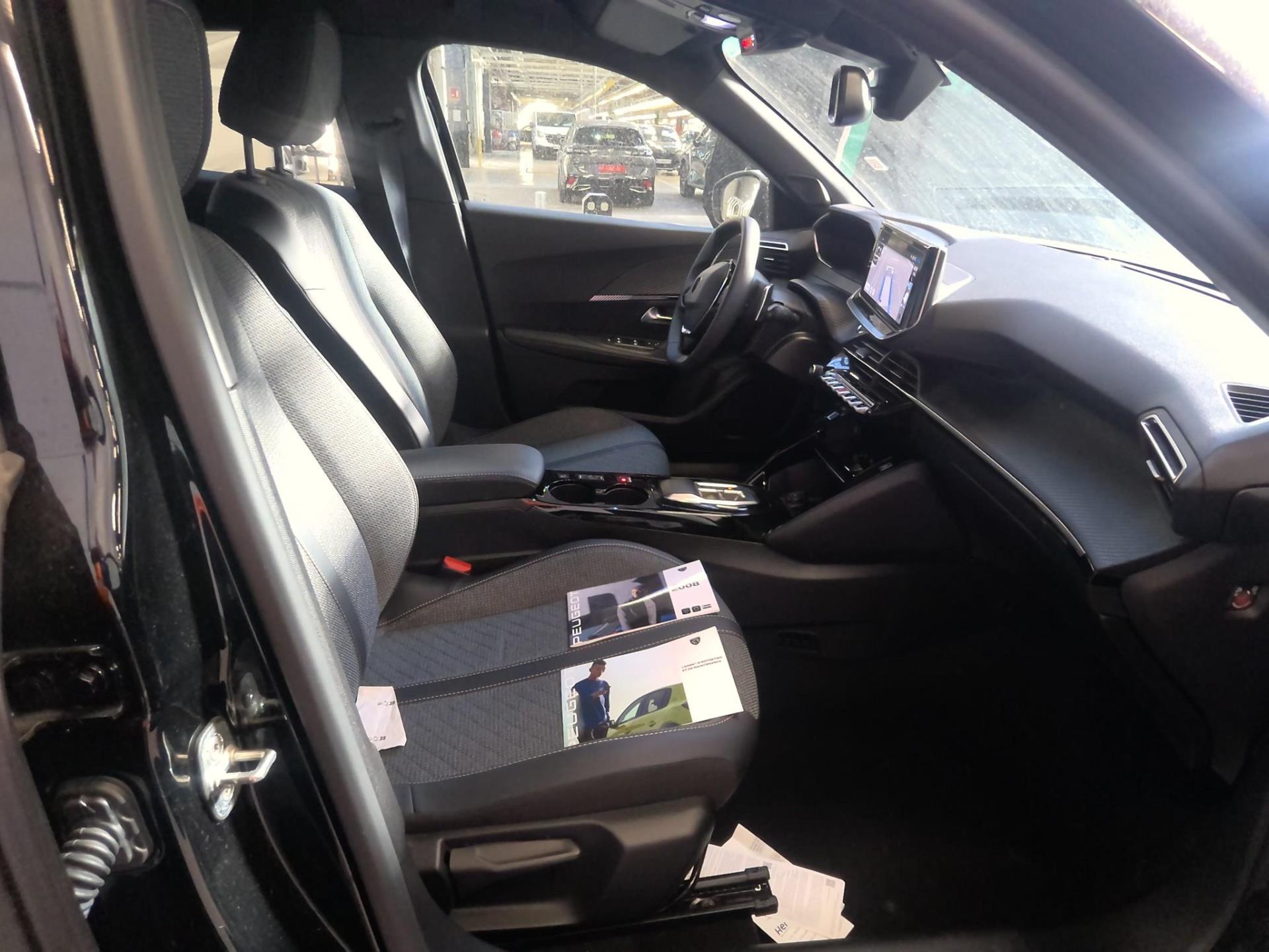 Peugeot 2008 Hybrid 145 ch e-DCS6 Allure 2025