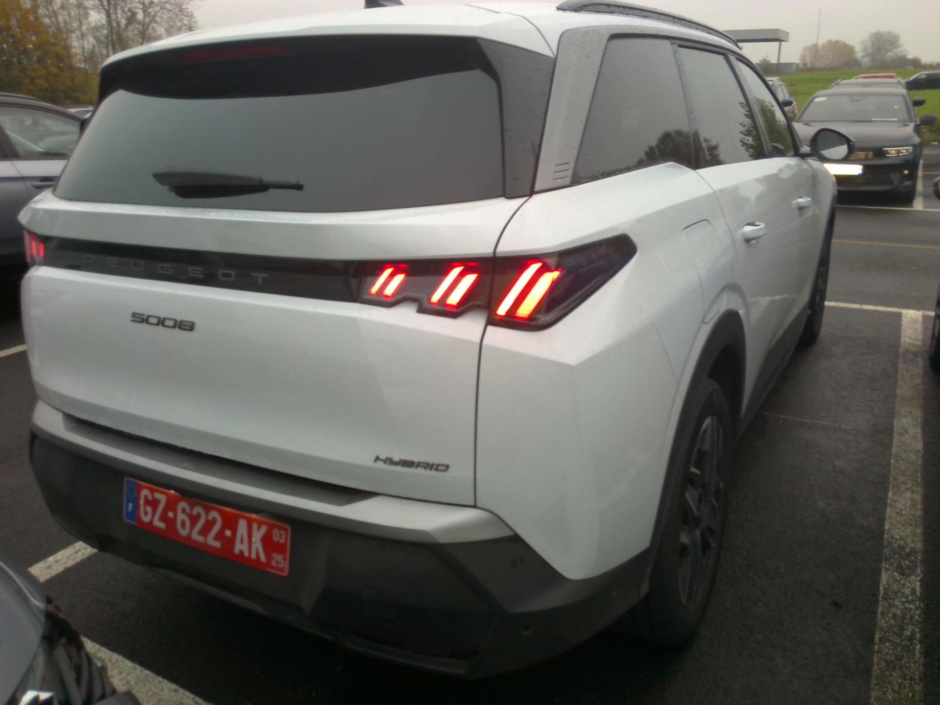 Peugeot 5008 Hybrid 136 e-DCS6 Allure 2024