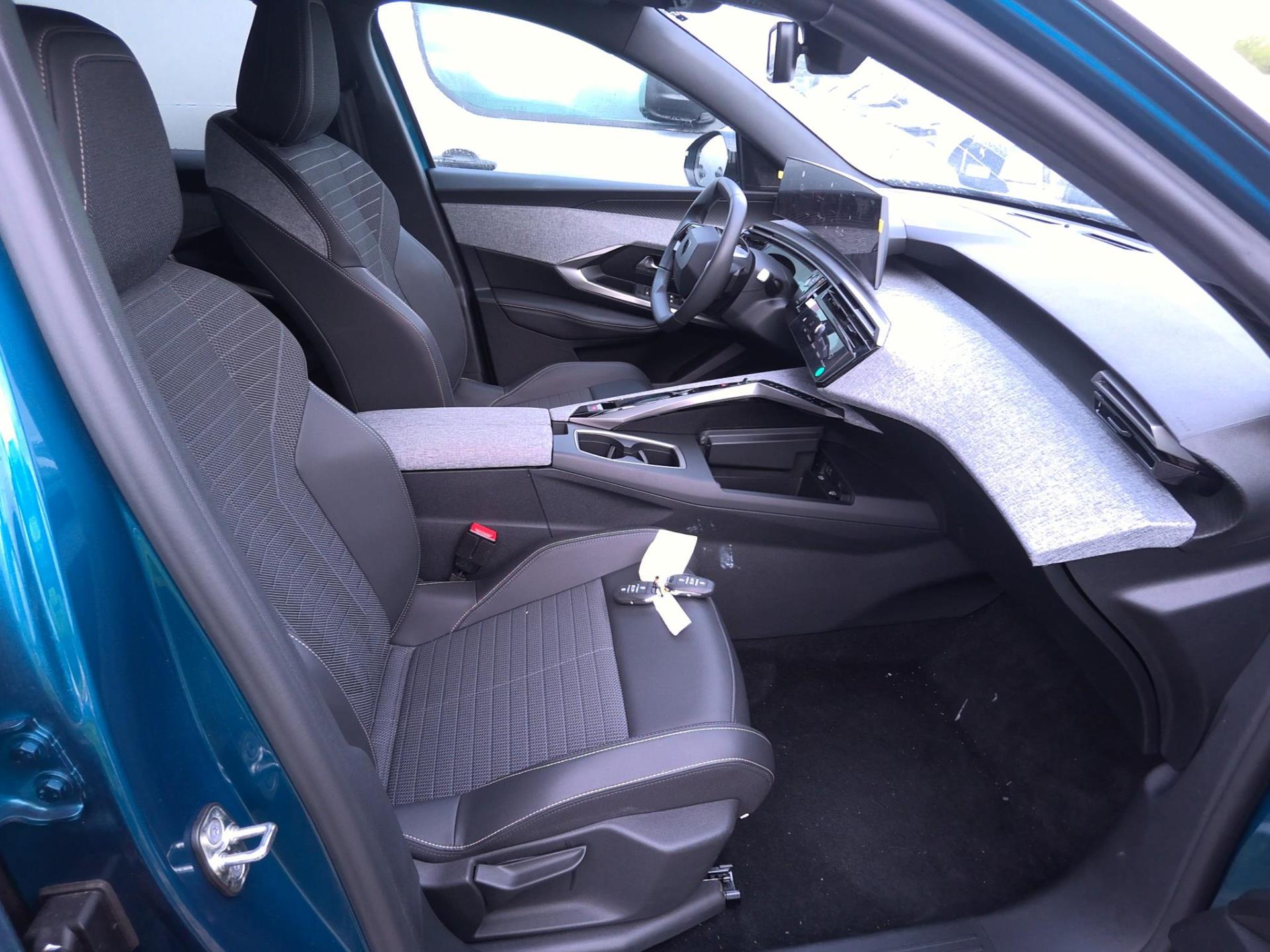 Peugeot 3008 Hybrid 136 e-DCS6 Allure 2023
