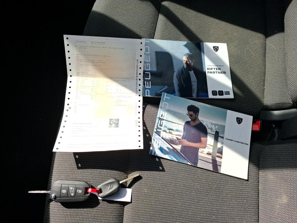 Peugeot PARTNER FOURGON STANDARD 650 KG BLUEHDI 130 S&S EAT8 ASPHALT 2021