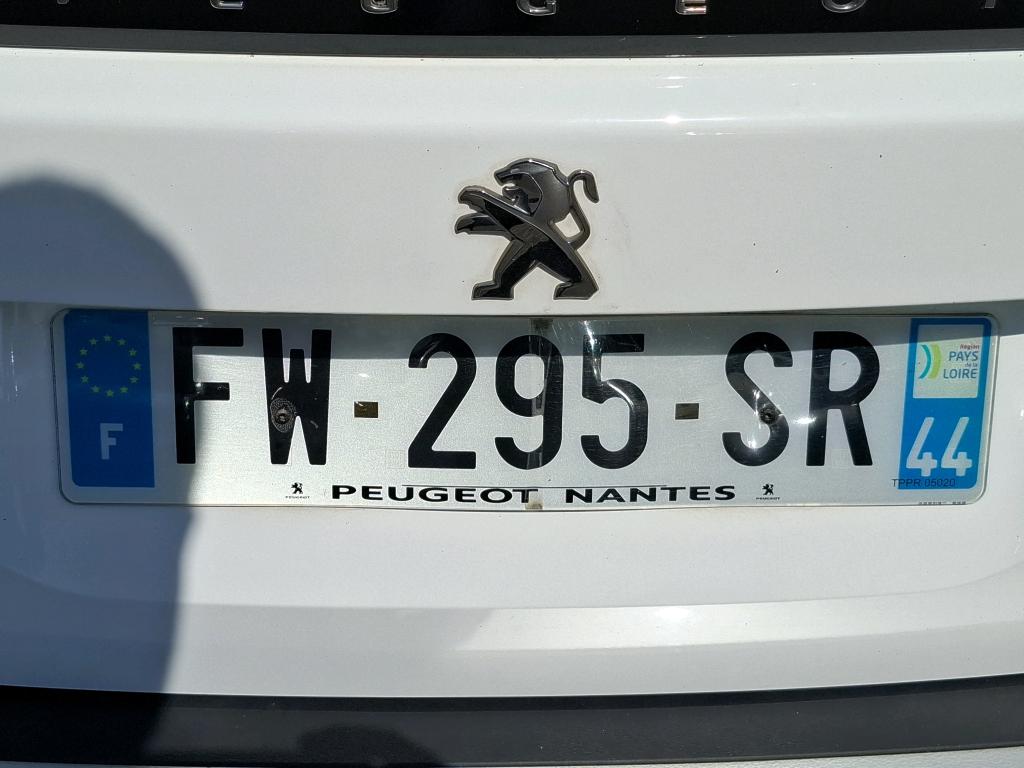 Peugeot 2008 BlueHDi 130 S&S EAT8 Allure 2021