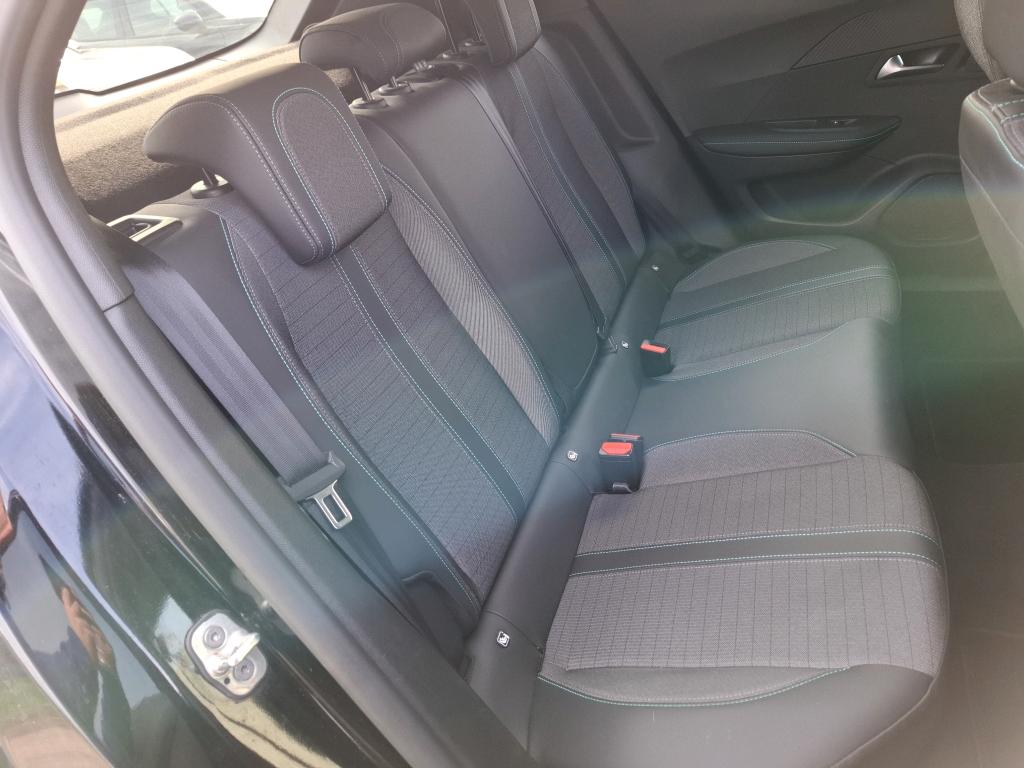 Peugeot 2008 BlueHDi 130 S&S EAT8 Allure Pack 2021