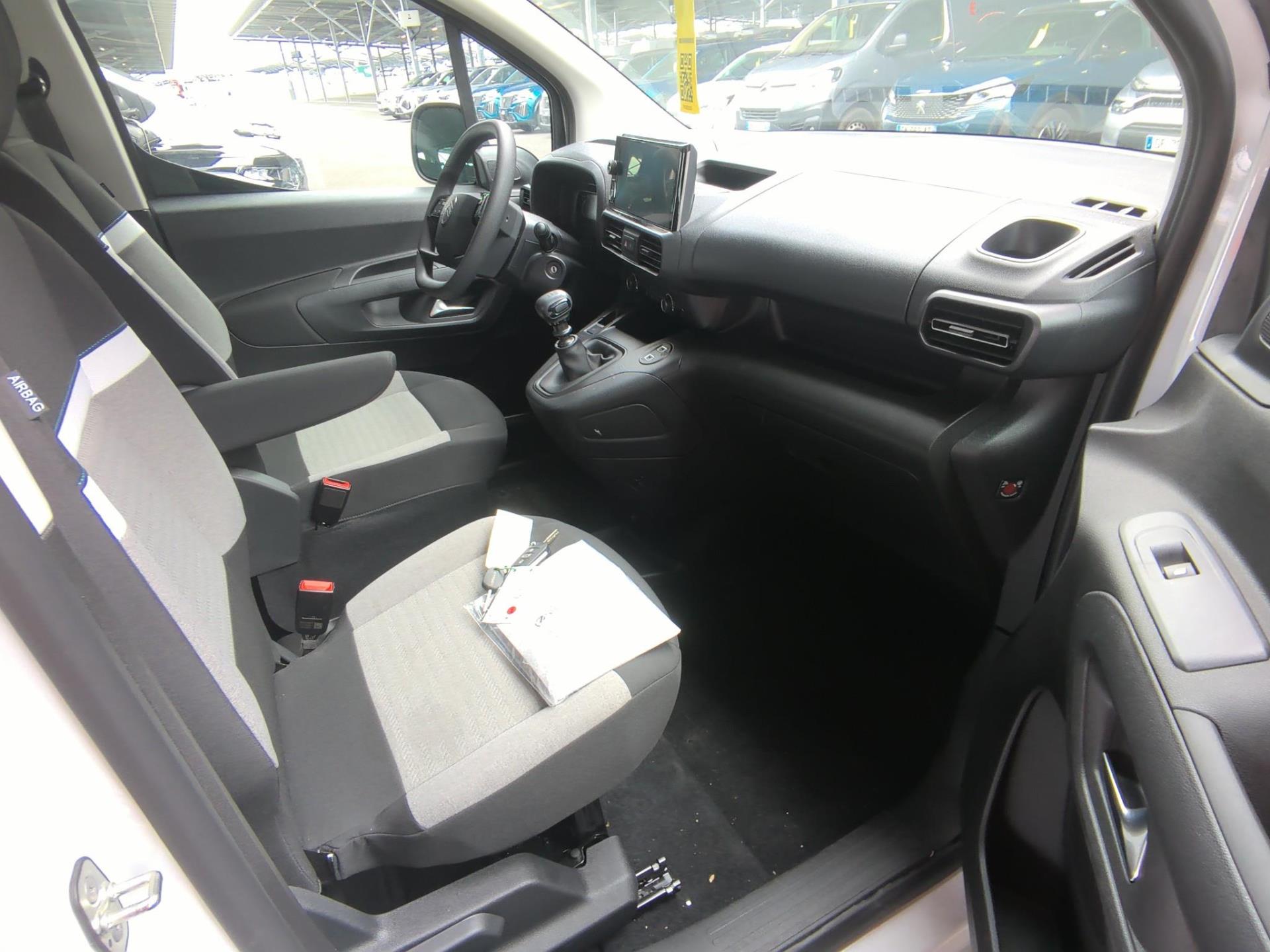 Citroen e-Berlingo Taille M 136 ch 54 kWh Plus 2025