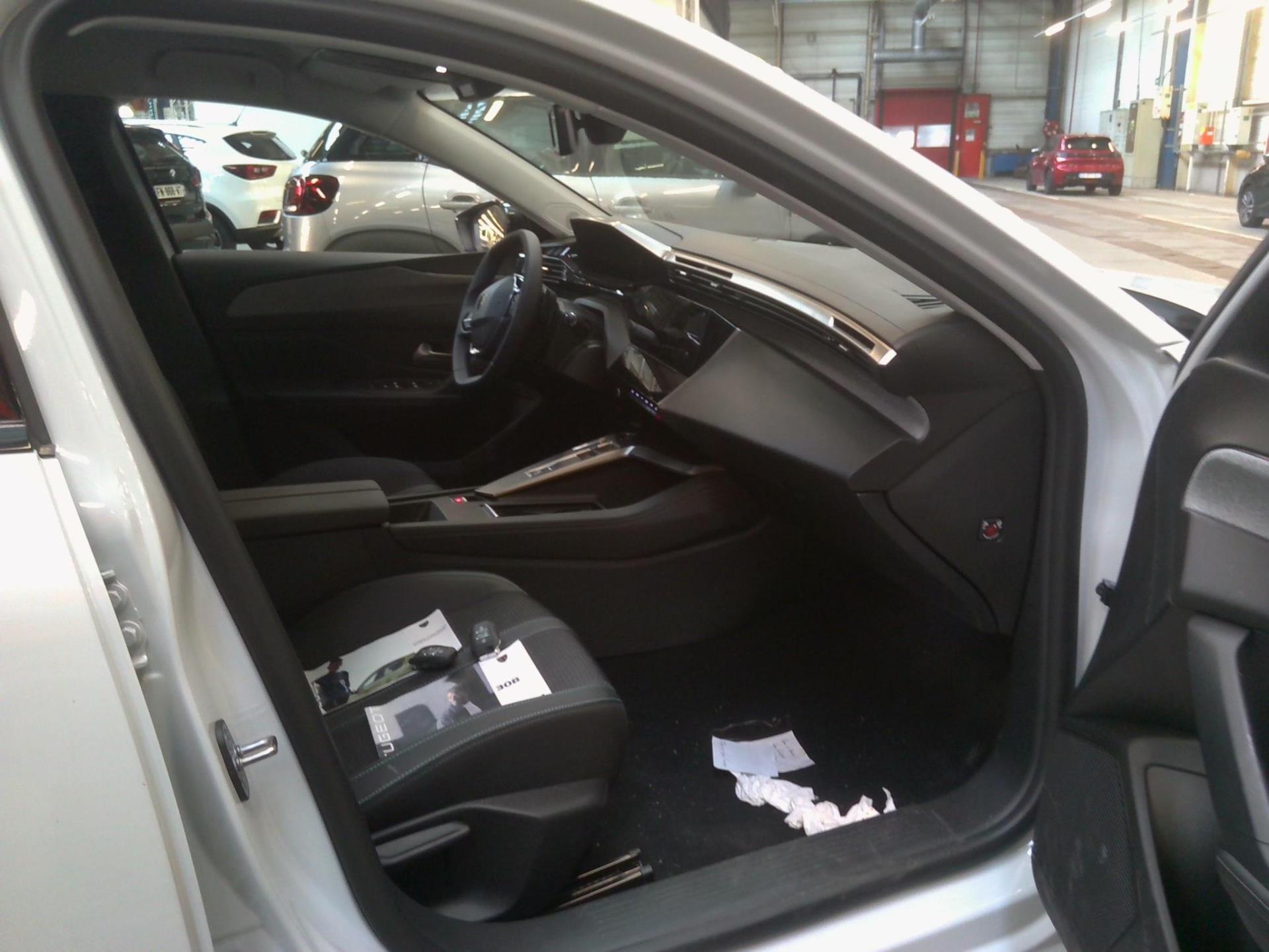 Peugeot 308 PHEV 180 e-EAT8 Allure 2024