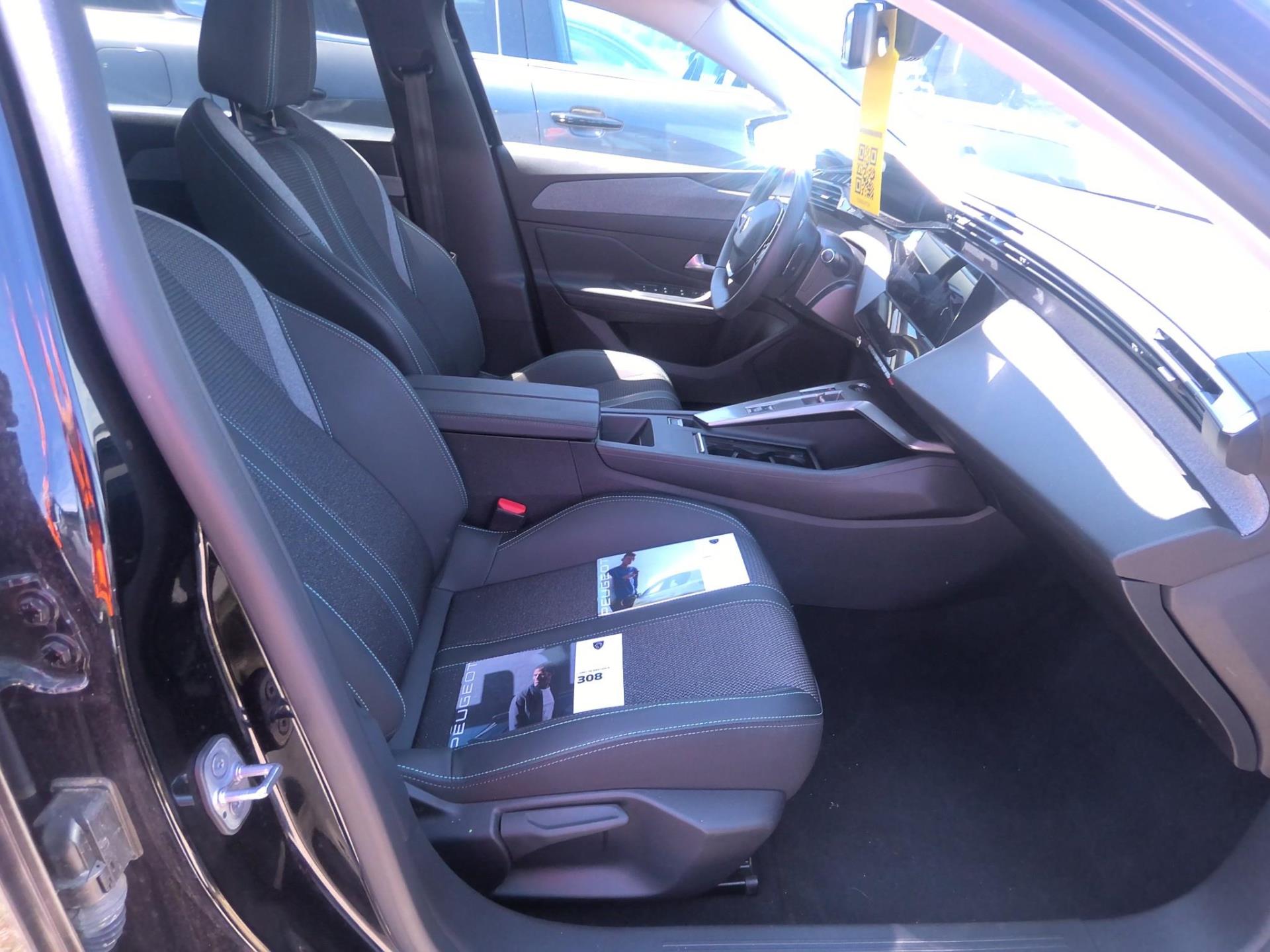 Peugeot 308 Hybrid 145 e-DCS6 Allure 2025