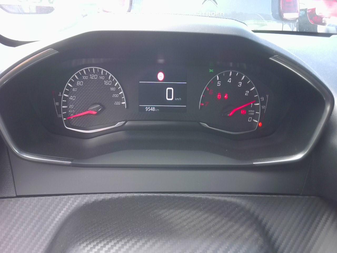Foto Peugeot 208 5