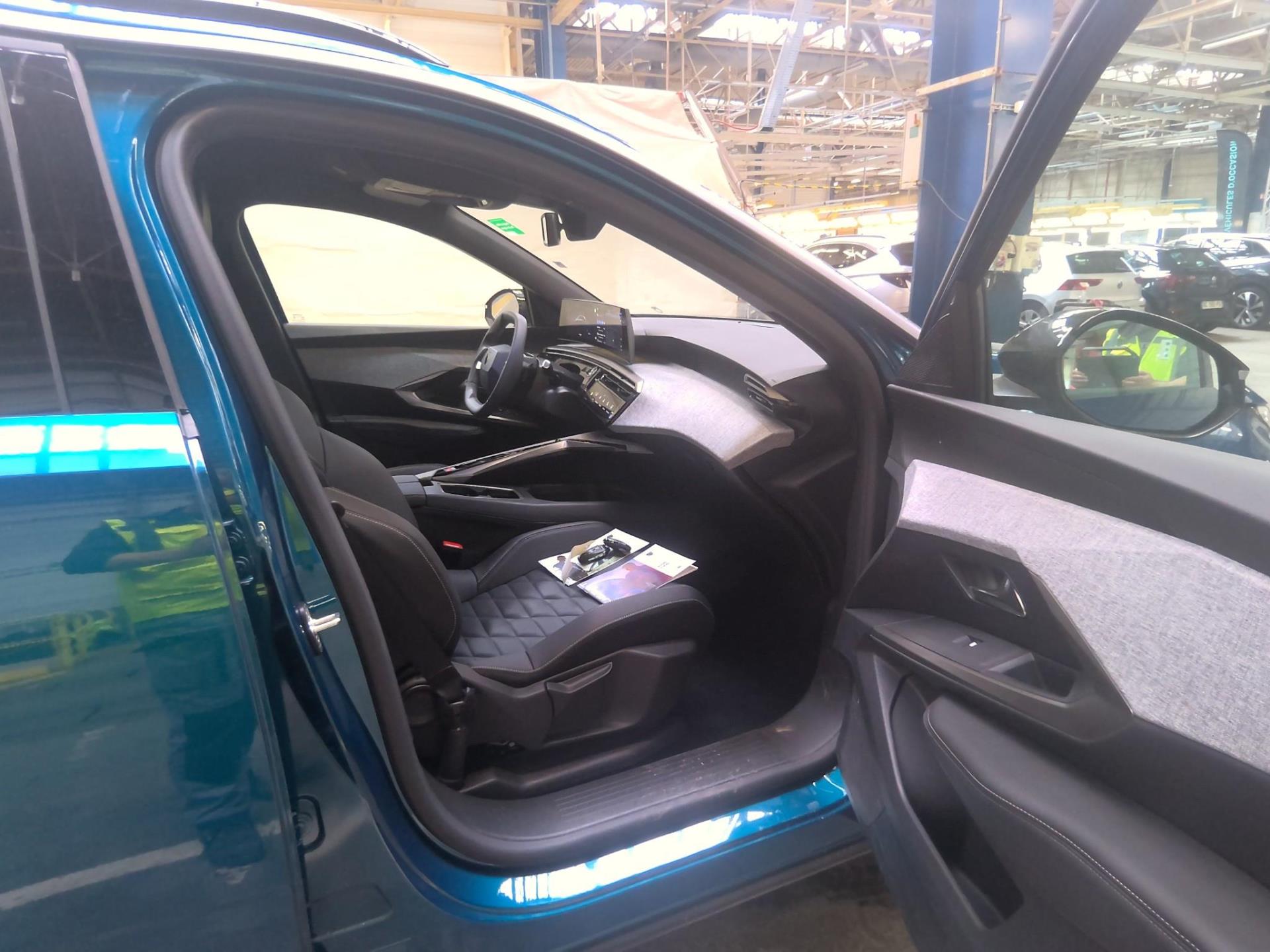 Peugeot 5008 Hybrid 136 e-DCS6 Allure 2024