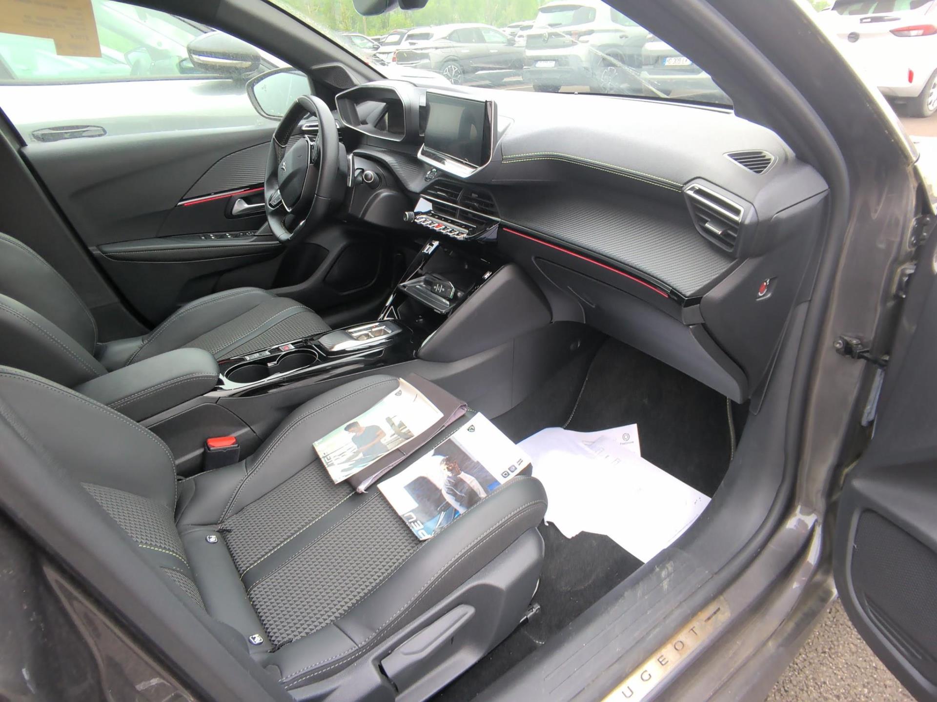 Peugeot 208 PureTech 130 S&S EAT8 GT 2022