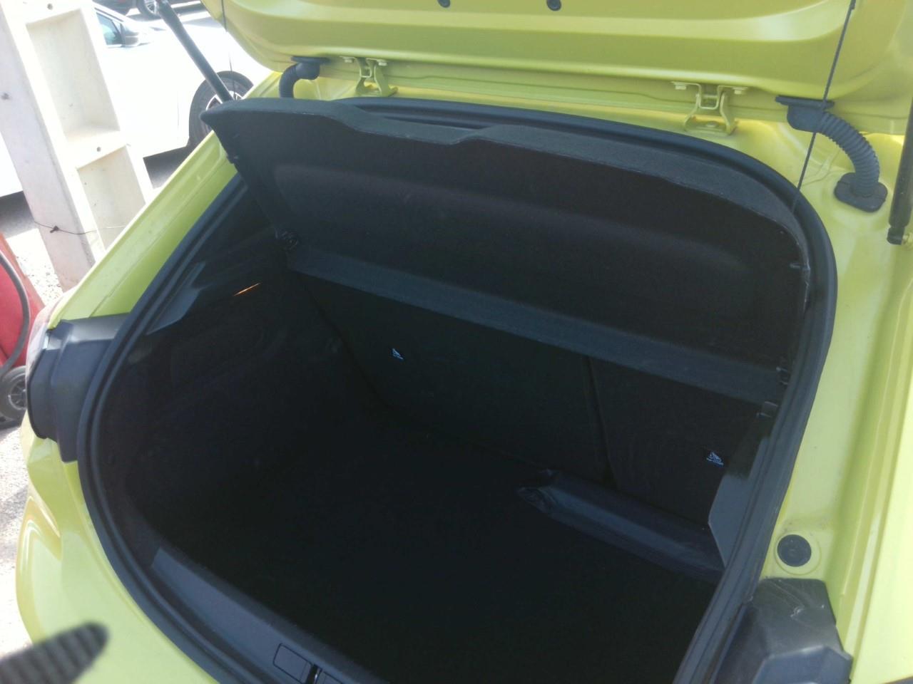 Foto Peugeot 208 14