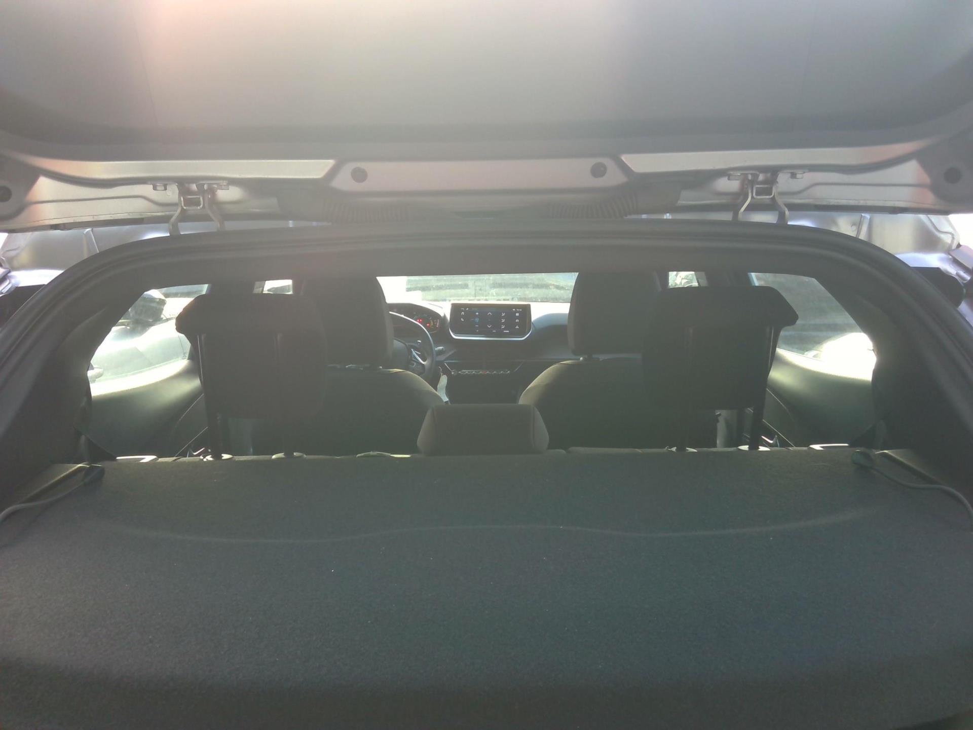 Peugeot 2008 Hybrid 136 e-DCS6 Style 2025