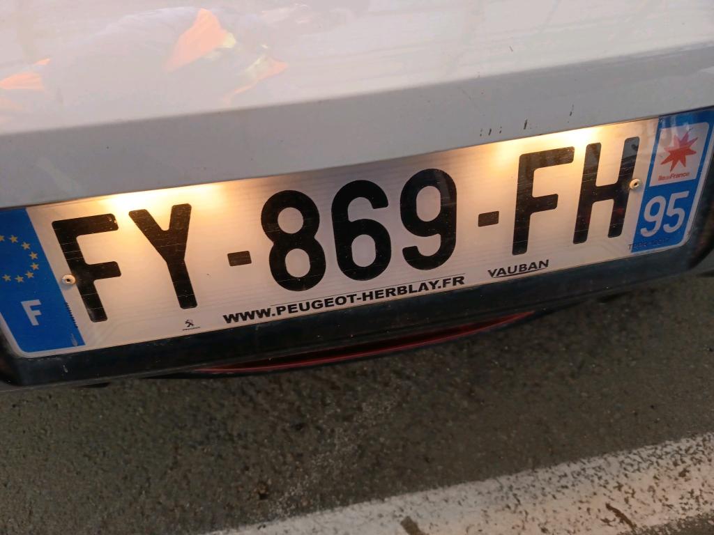 Peugeot 208 BLUEHDI 100 S&S BVM6 PREMIUM 2021