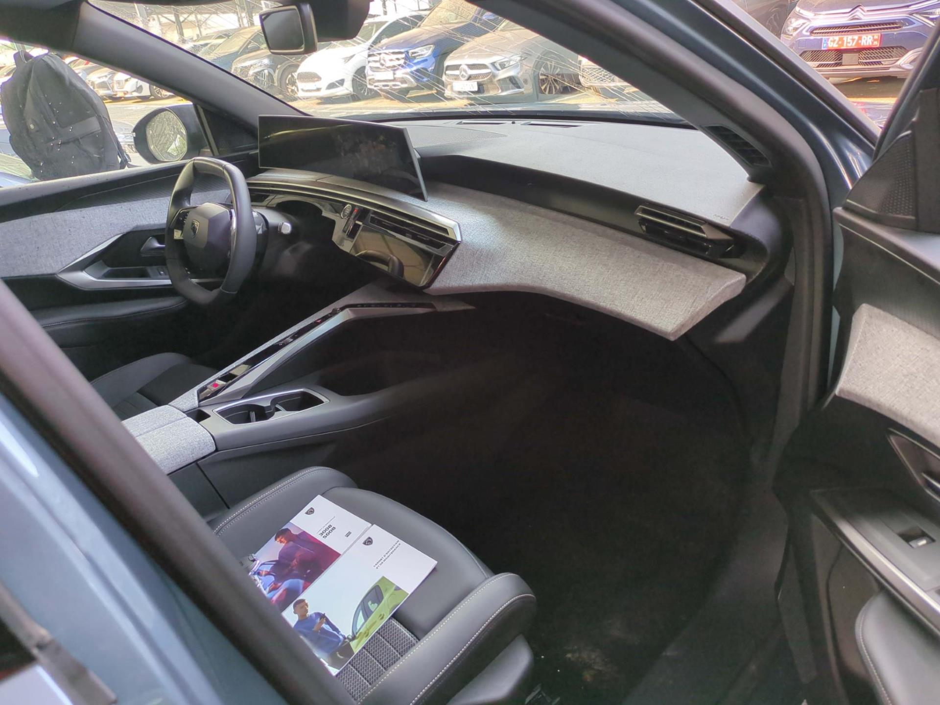 Peugeot 5008 Hybrid 136 e-DCS6 Allure 2024