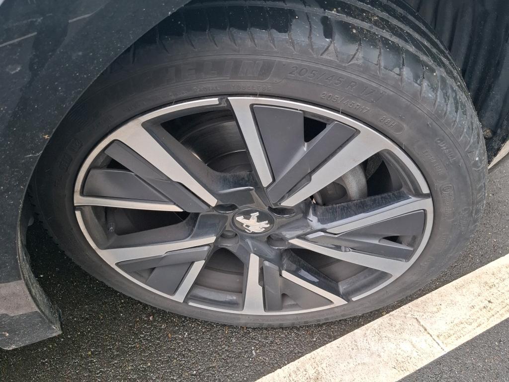 Peugeot 208 PureTech 100 S&S EAT8 GT 2022