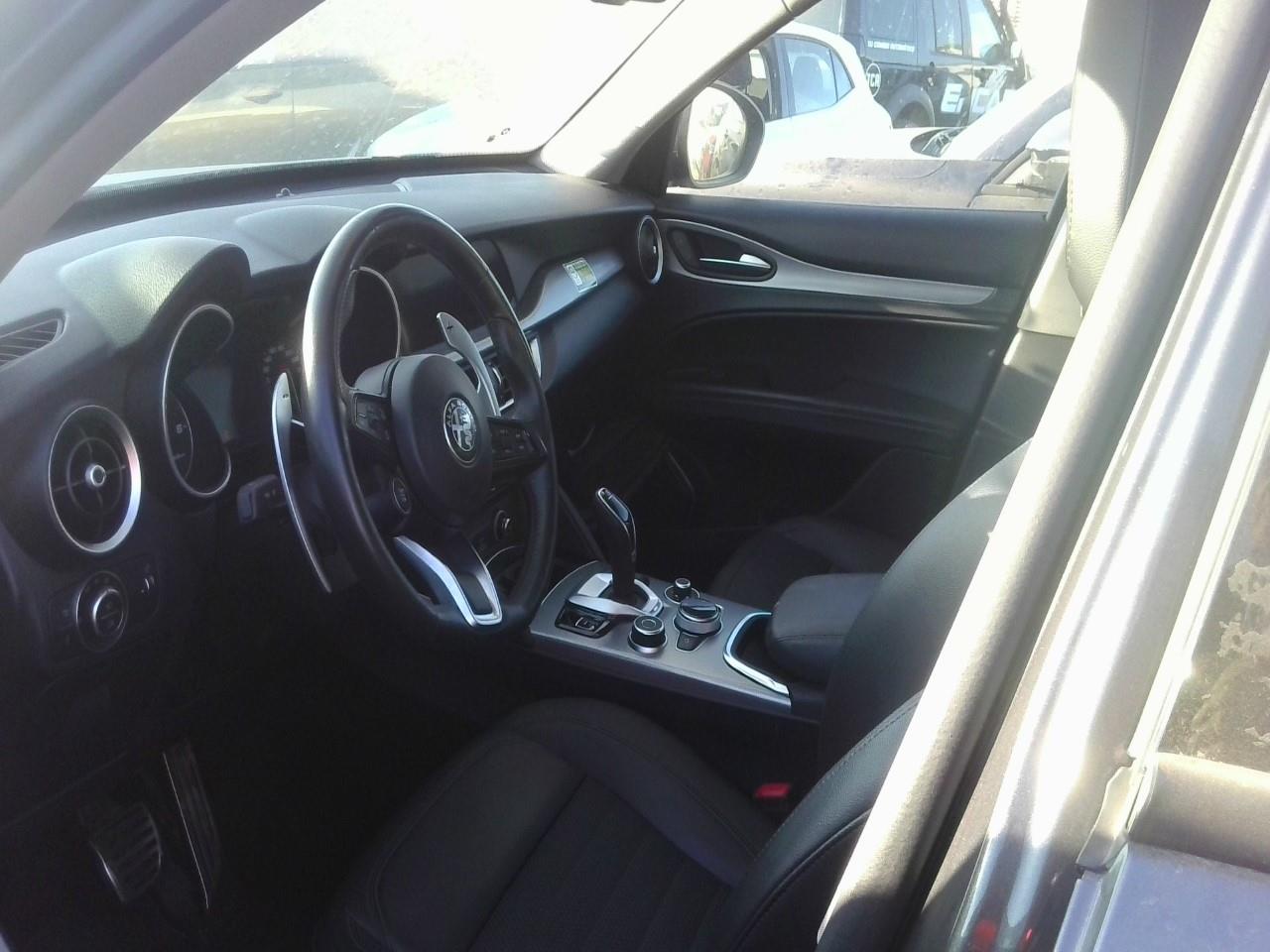 Foto Alfa Romeo Stelvio 2