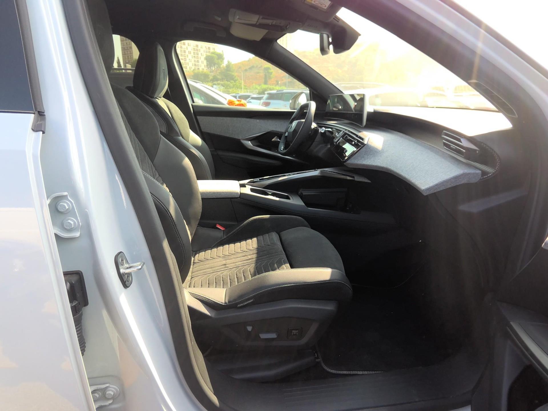 Peugeot 3008 Hybrid 145 e-DCS6 GT 2025