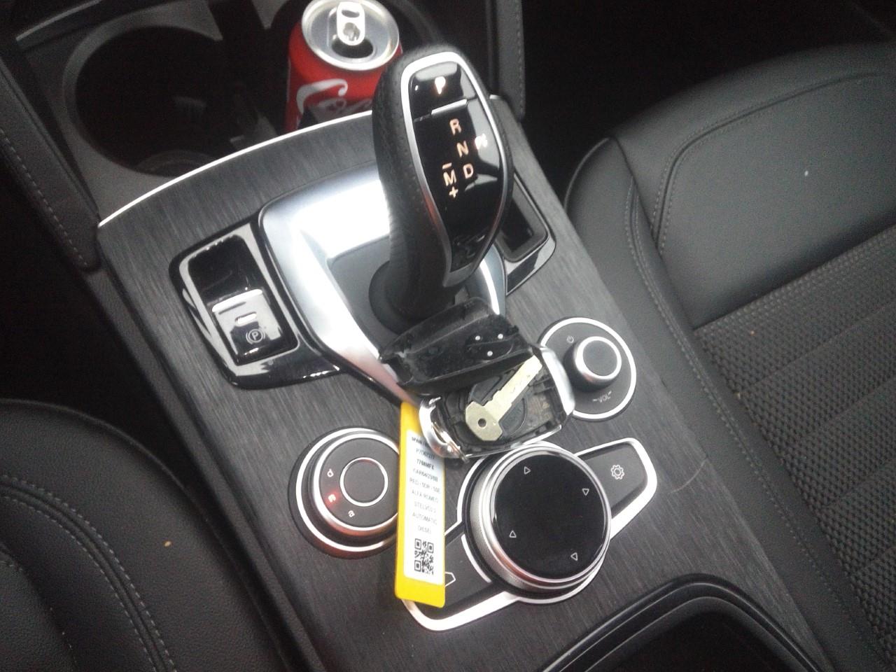 Foto Alfa Romeo Stelvio 8