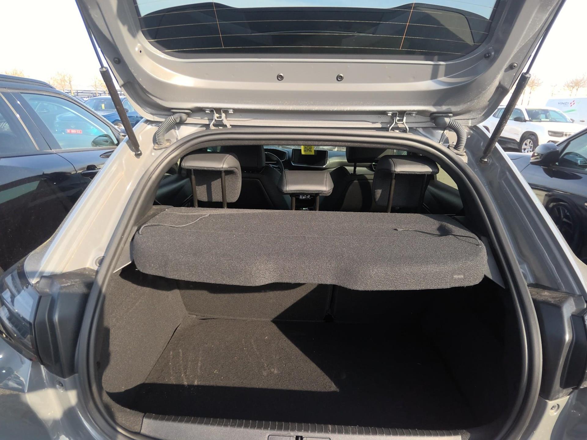 Peugeot 208 Hybrid 110 e-DCS6 GT 2025