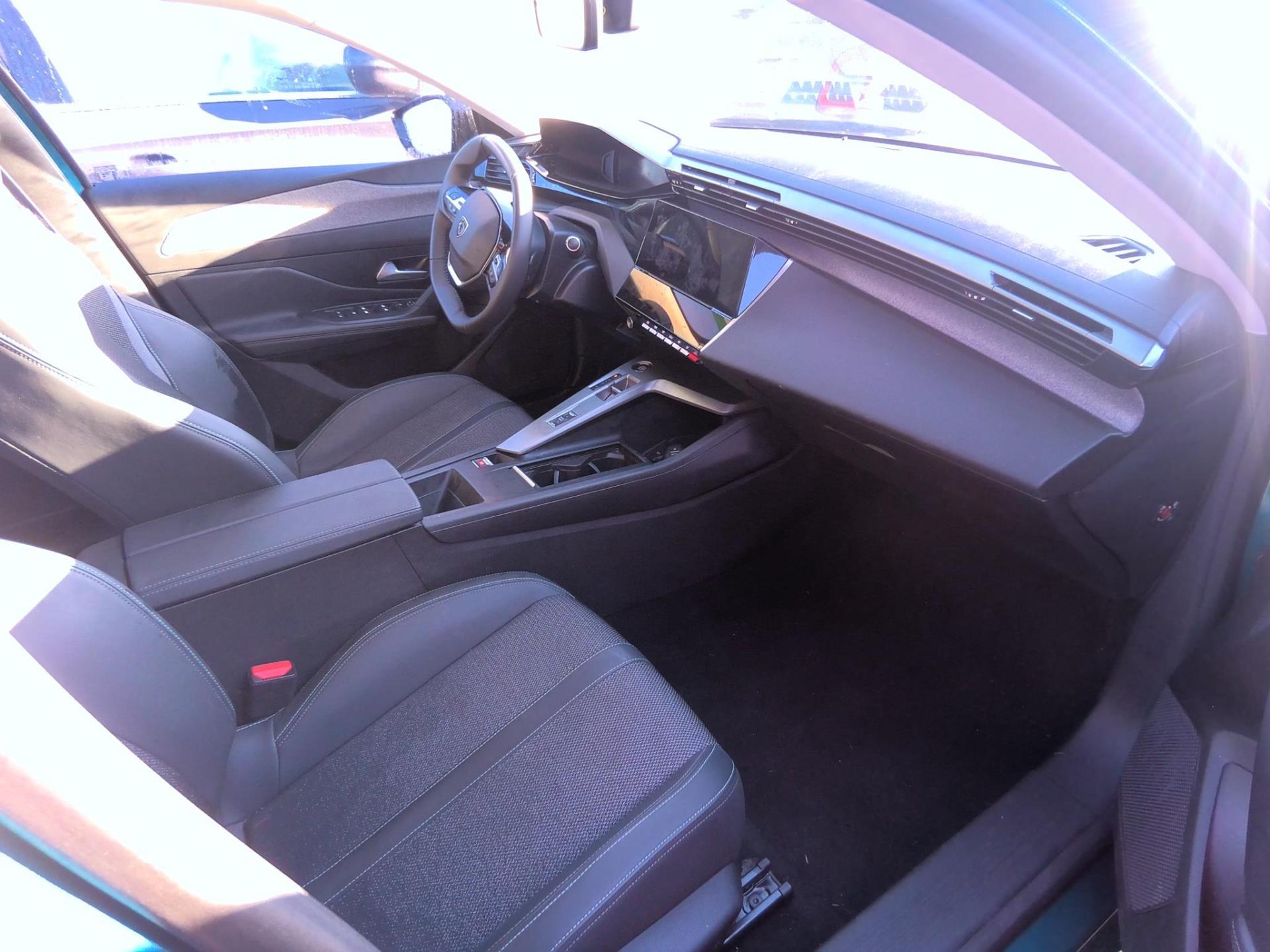 Peugeot 408 Hybrid 145 e-DCS6 Allure 2025