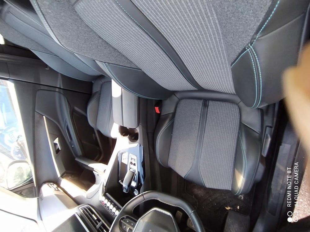 Foto Peugeot 3008 Hybrid 11