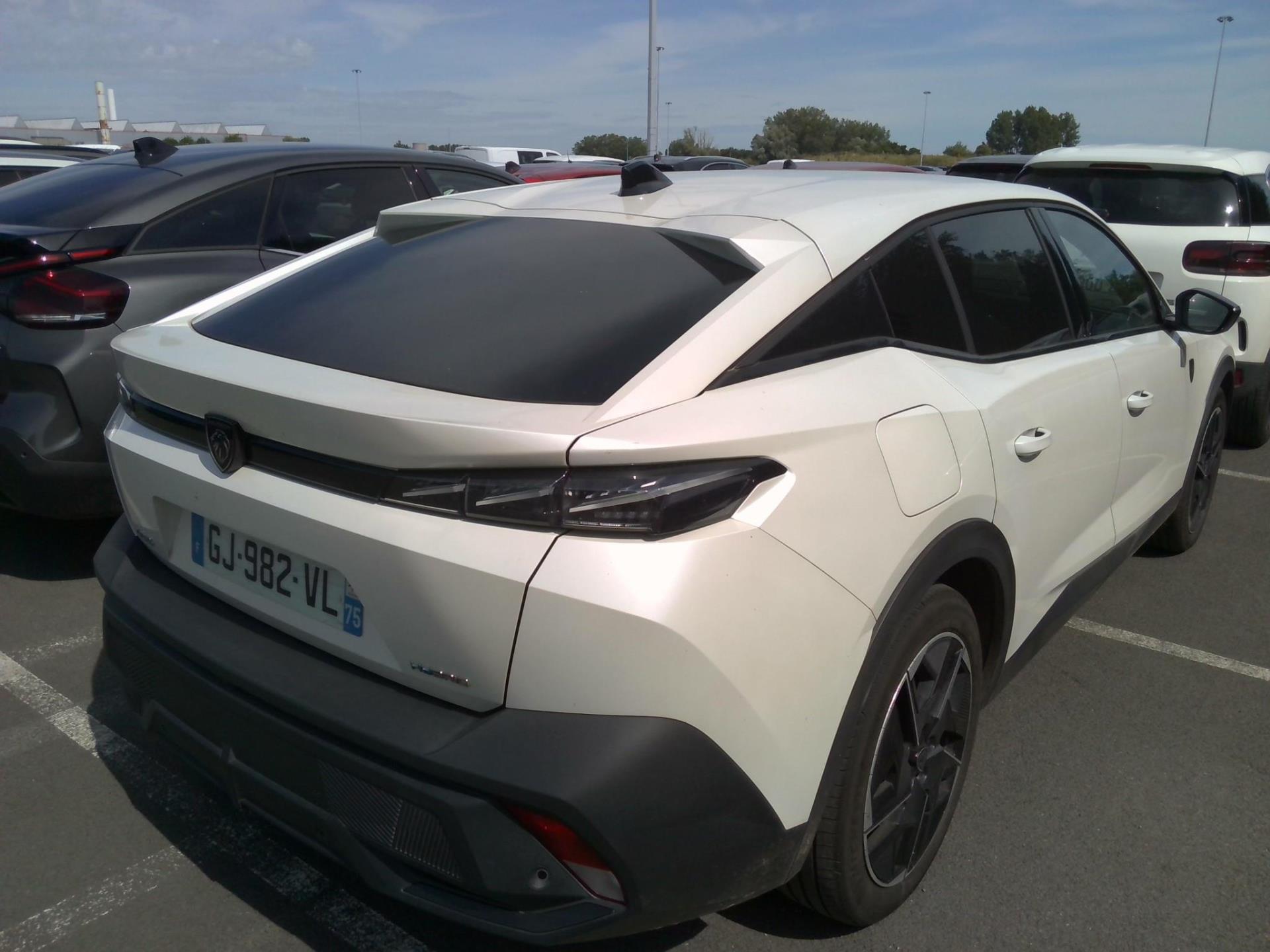 Peugeot 408 PHEV 225 e-EAT8 GT 2022