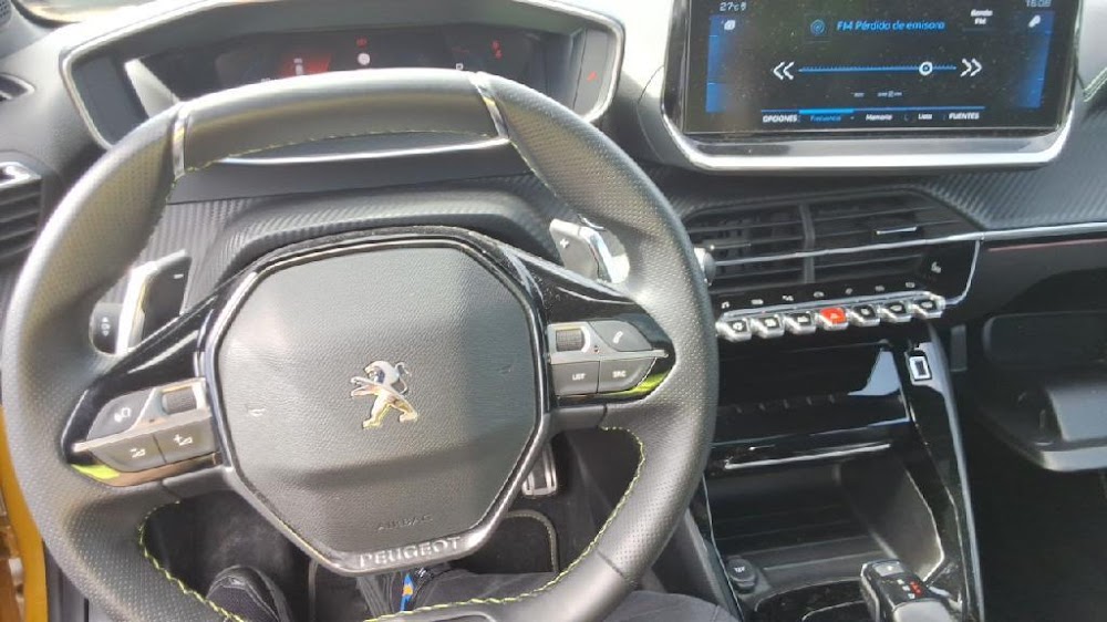 Foto Peugeot 208 5