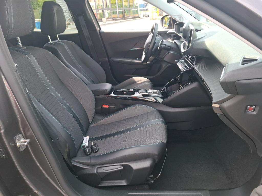 Peugeot 2008 BlueHDi 130 S&S EAT8 Allure Pack 2022