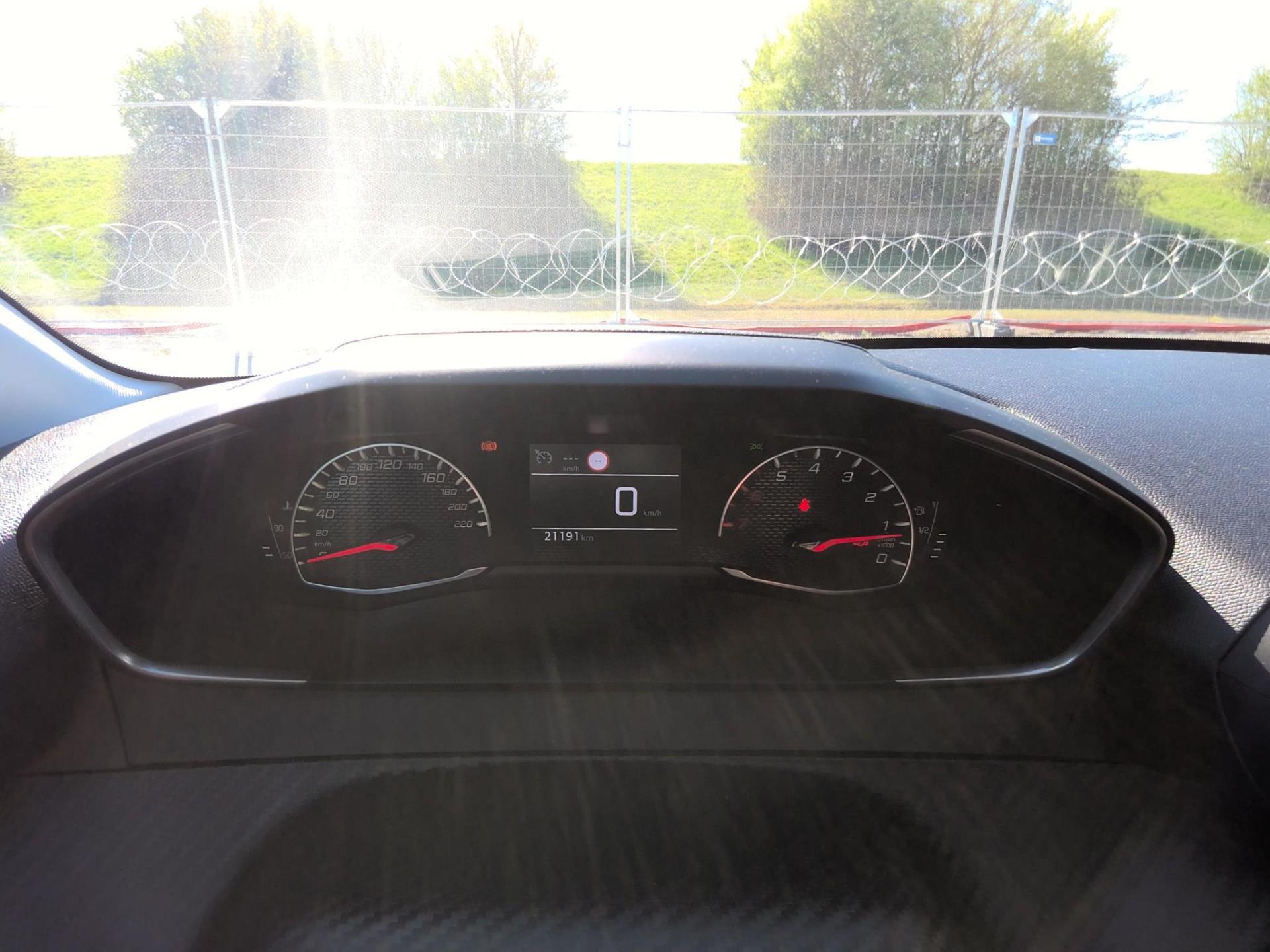 Peugeot 208 100 S&S BVM6 Style 2025