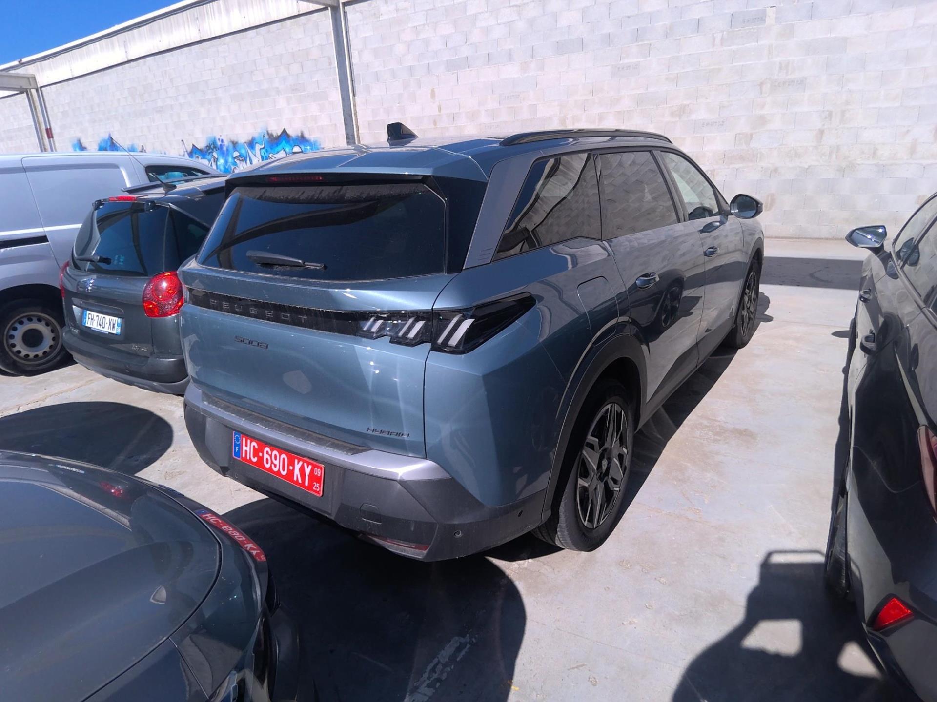 Peugeot 5008 Hybrid 136 e-DCS6 Allure 2025