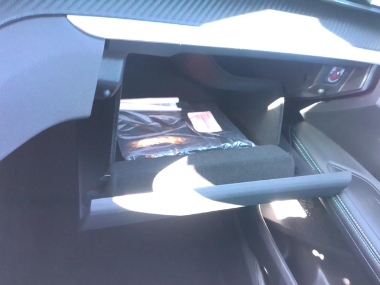 Foto Peugeot 3008 Hybrid 8