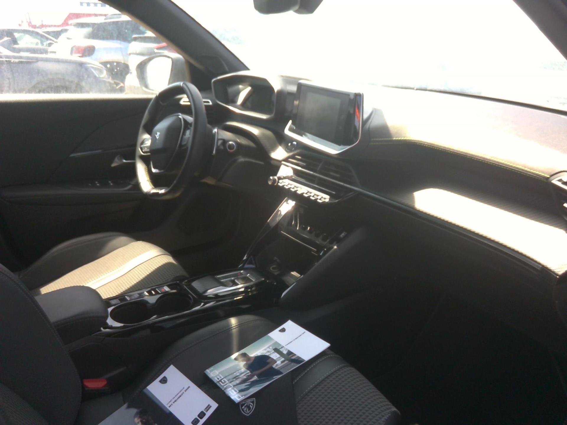 Peugeot 2008 PureTech 130 S&S EAT8 GT 2023