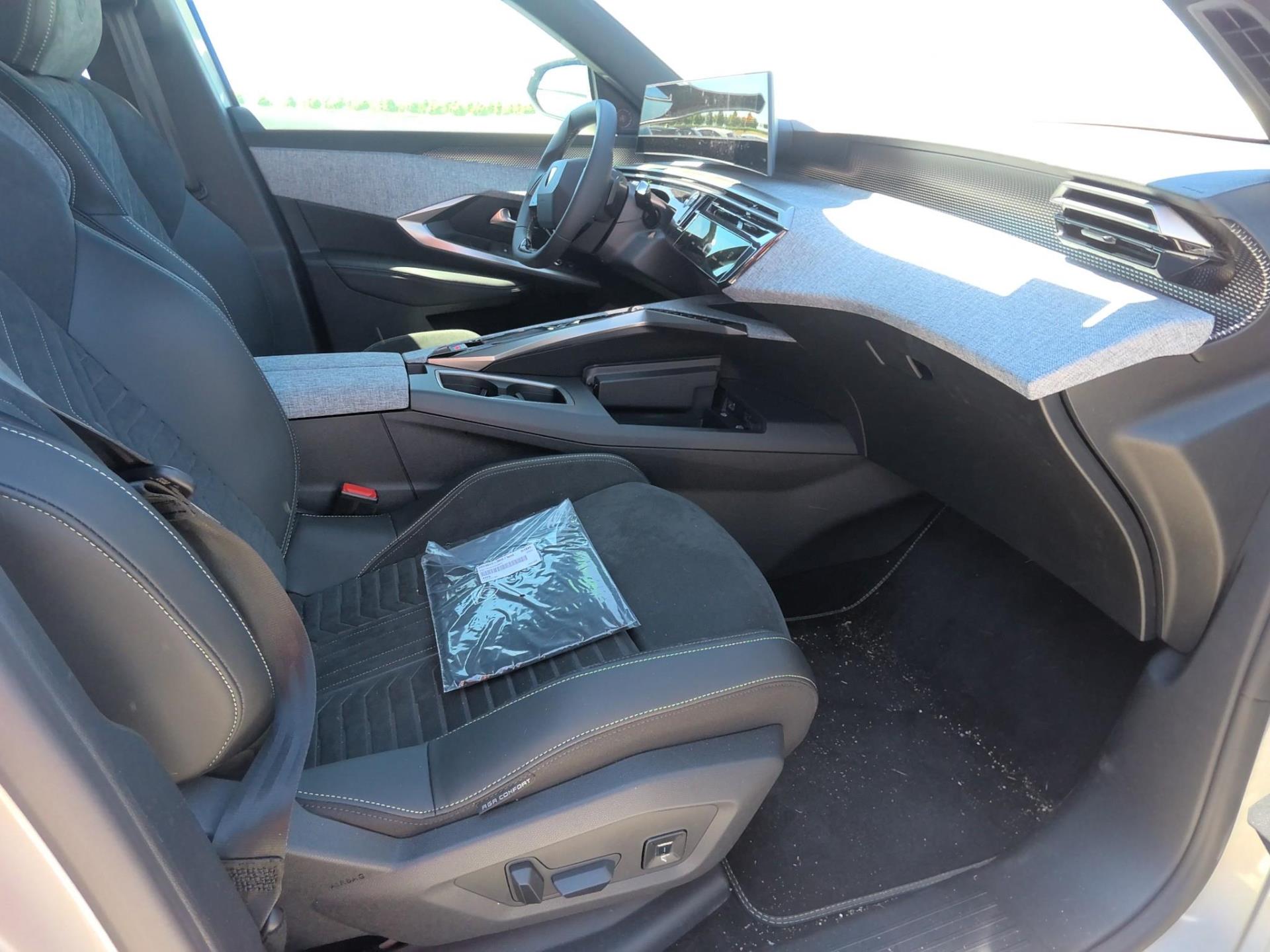 Peugeot 5008 Hybrid 145 e-DCS6 GT 2025