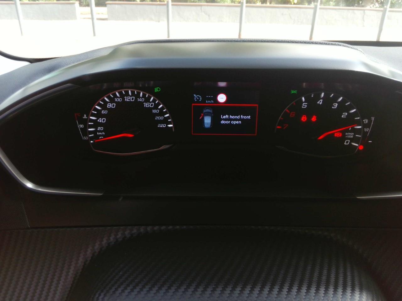Foto Peugeot 208 13