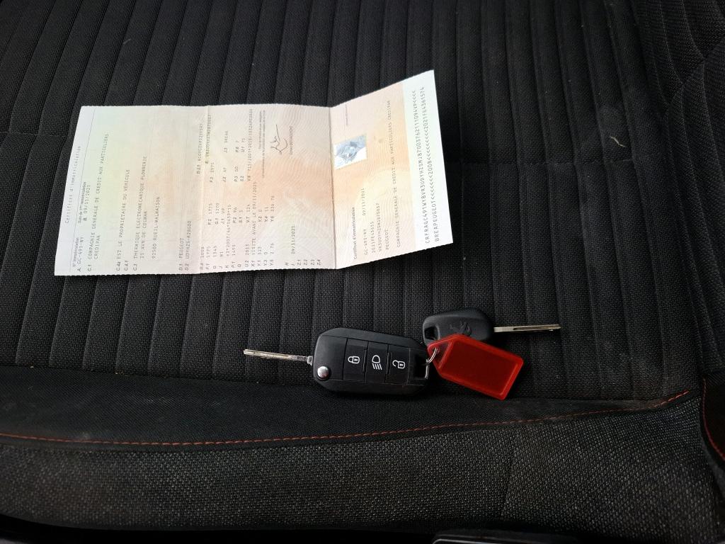 Peugeot 2008 BlueHDi 130 S&S EAT8 Active Business 2021