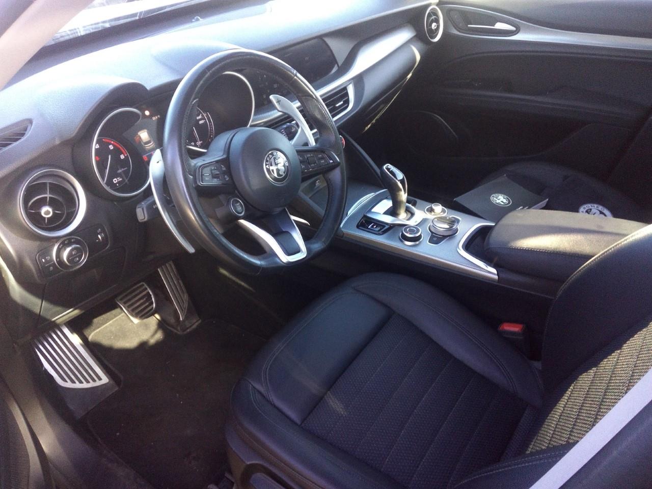 Foto Alfa Romeo Stelvio 3