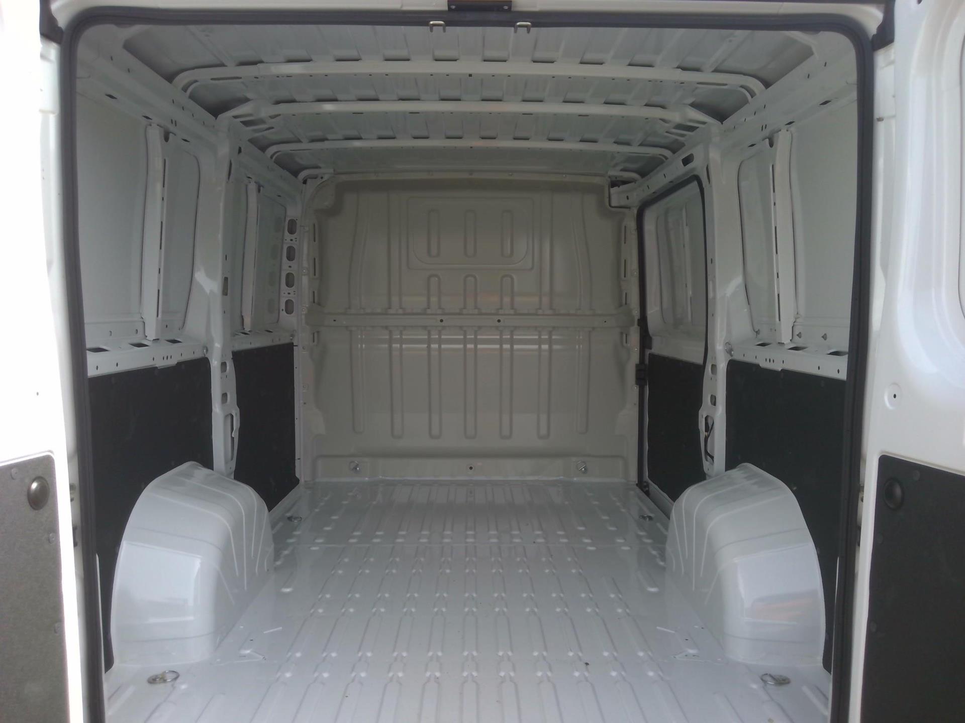 Peugeot BOXER TOLE 3.0 T L1H1 BLUEHDI 140 S&S BVM6  2024