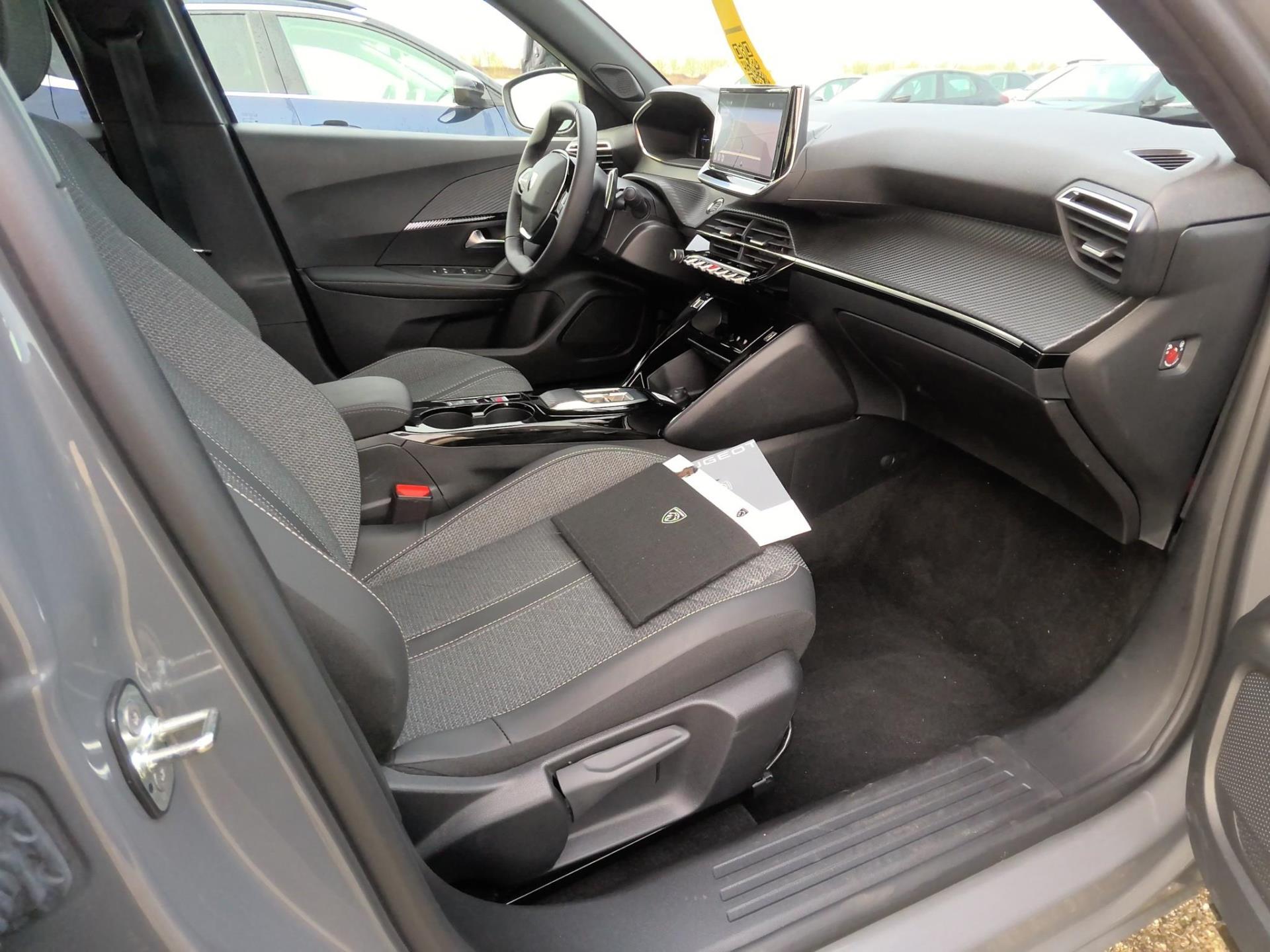 Peugeot 2008 130 S&S EAT8 Allure 2025