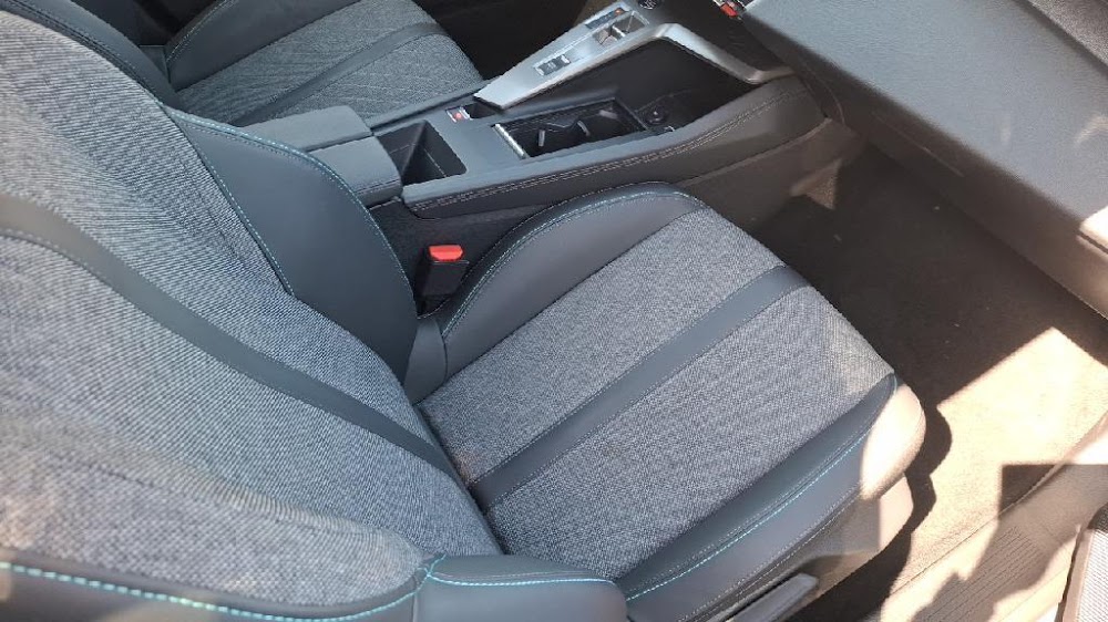 Foto Peugeot 408 10