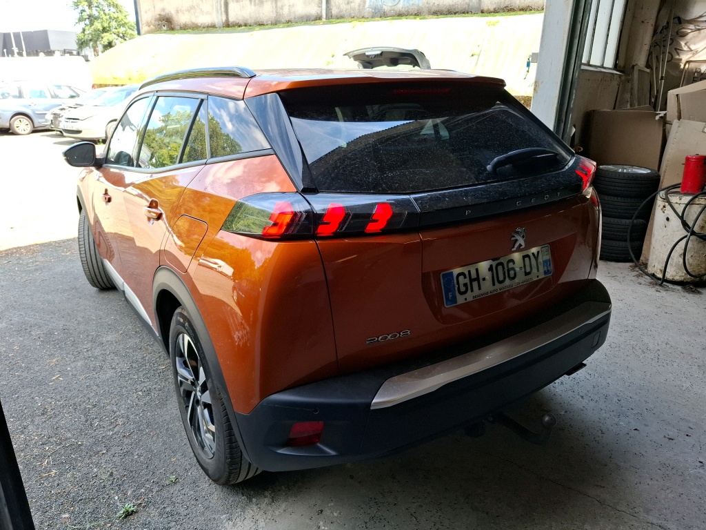 Peugeot 2008 BlueHDi 130 S&S EAT8 Allure 2022