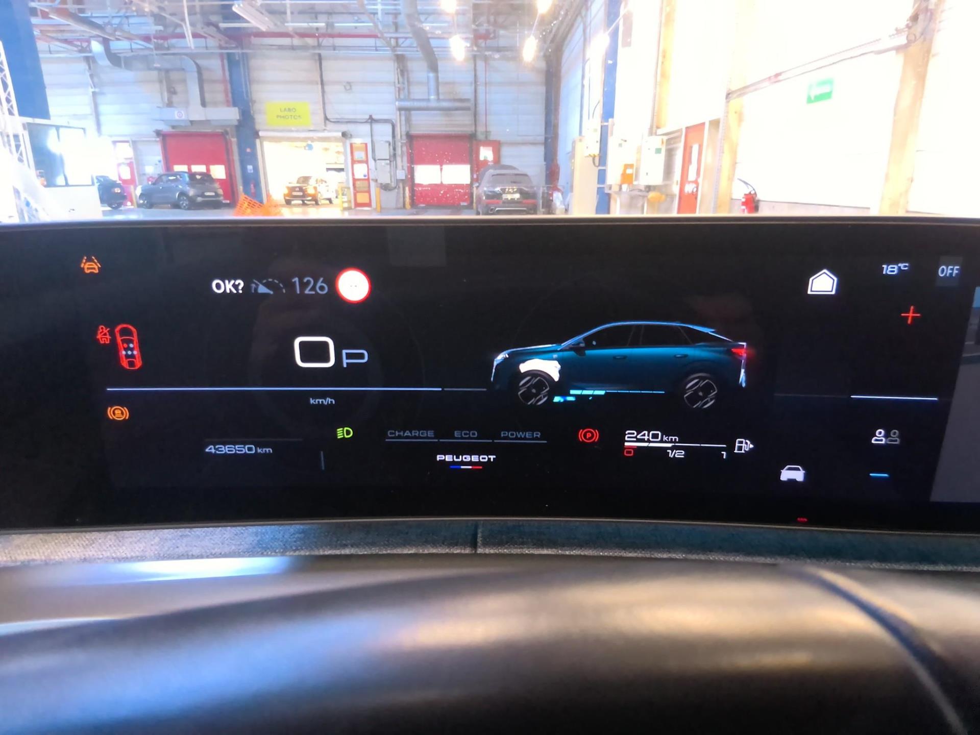 Peugeot 3008 Hybrid 136 e-DCS6 Allure 2024
