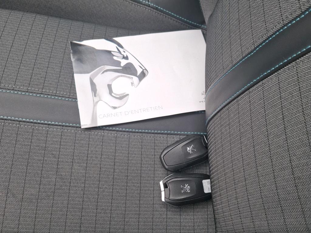 Peugeot 2008 PureTech 130 S&S BVM6 Allure Business 2021