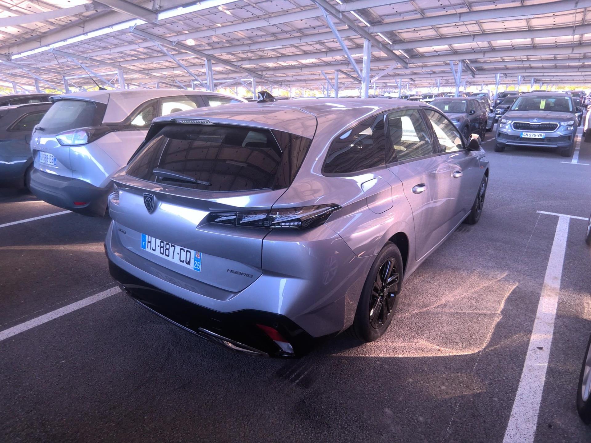 Peugeot 308 SW Hybrid 136 e-DCS6 Style 2026